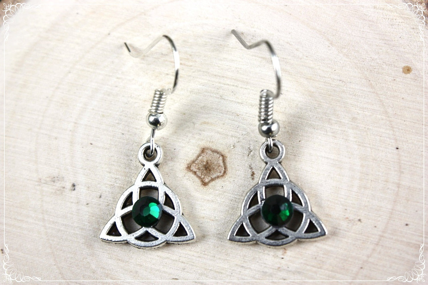 Boucles d'oreilles celtiques "Triquetras cerclés"