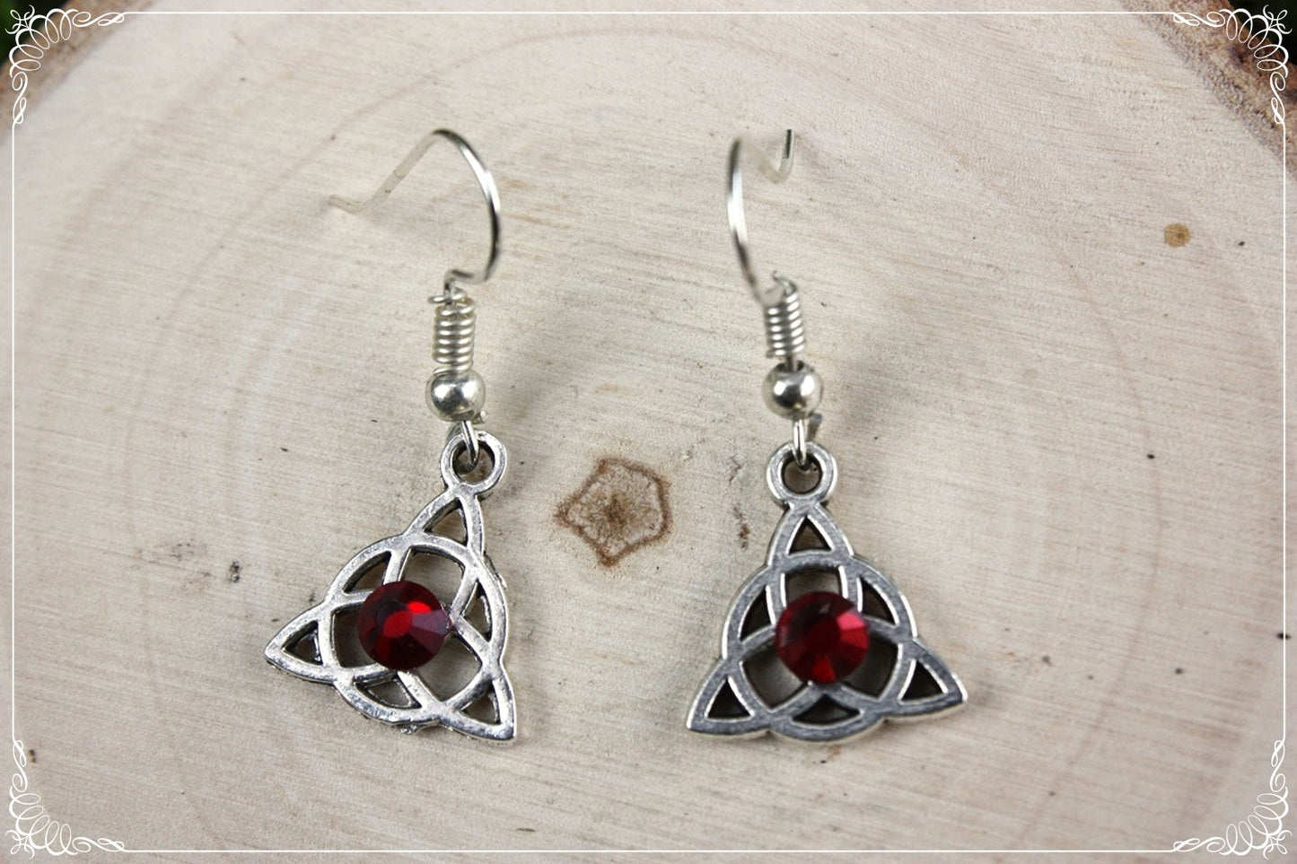 Boucles d'oreilles celtiques "Triquetras cerclés"