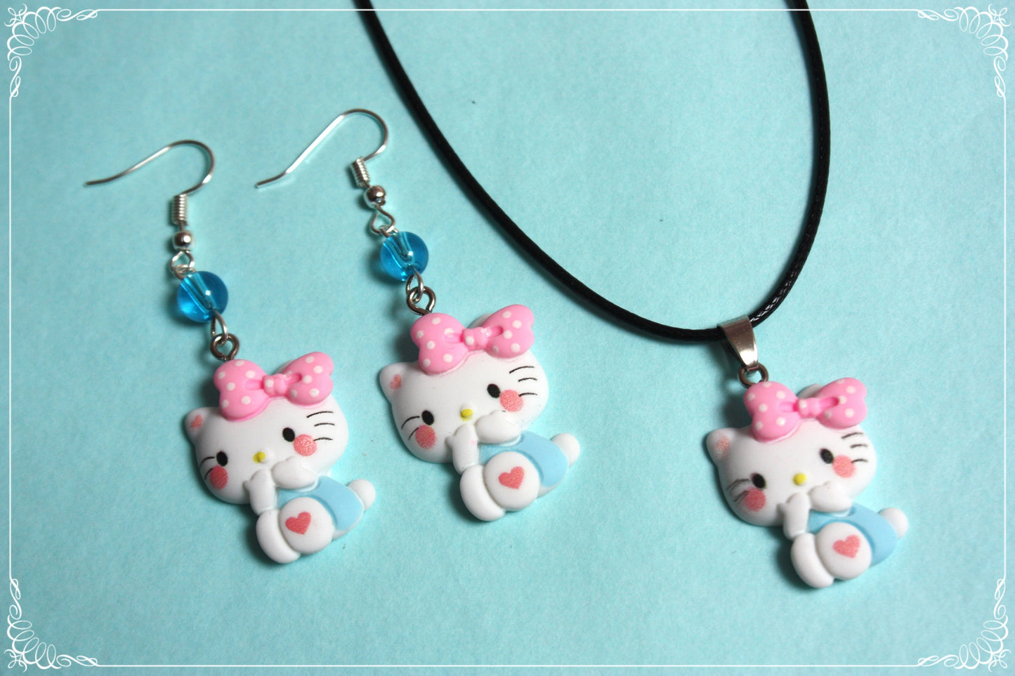 Pendentifs style "Hello Kitty"