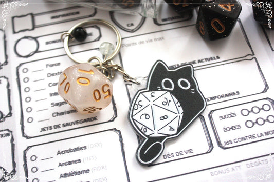 Porte-clés chats et dés jeux de rôle