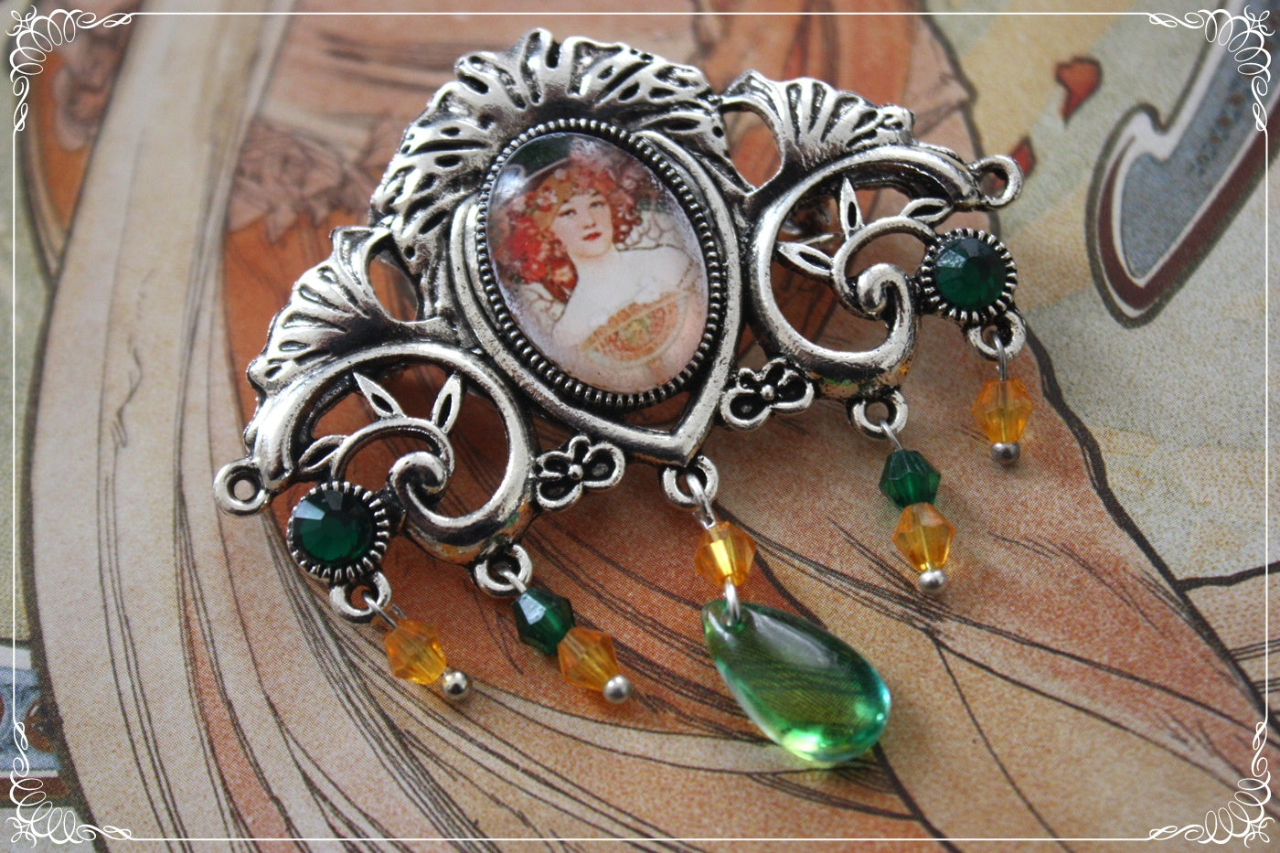 Broches "Mucha gouttes et strass - Art Nouveau"