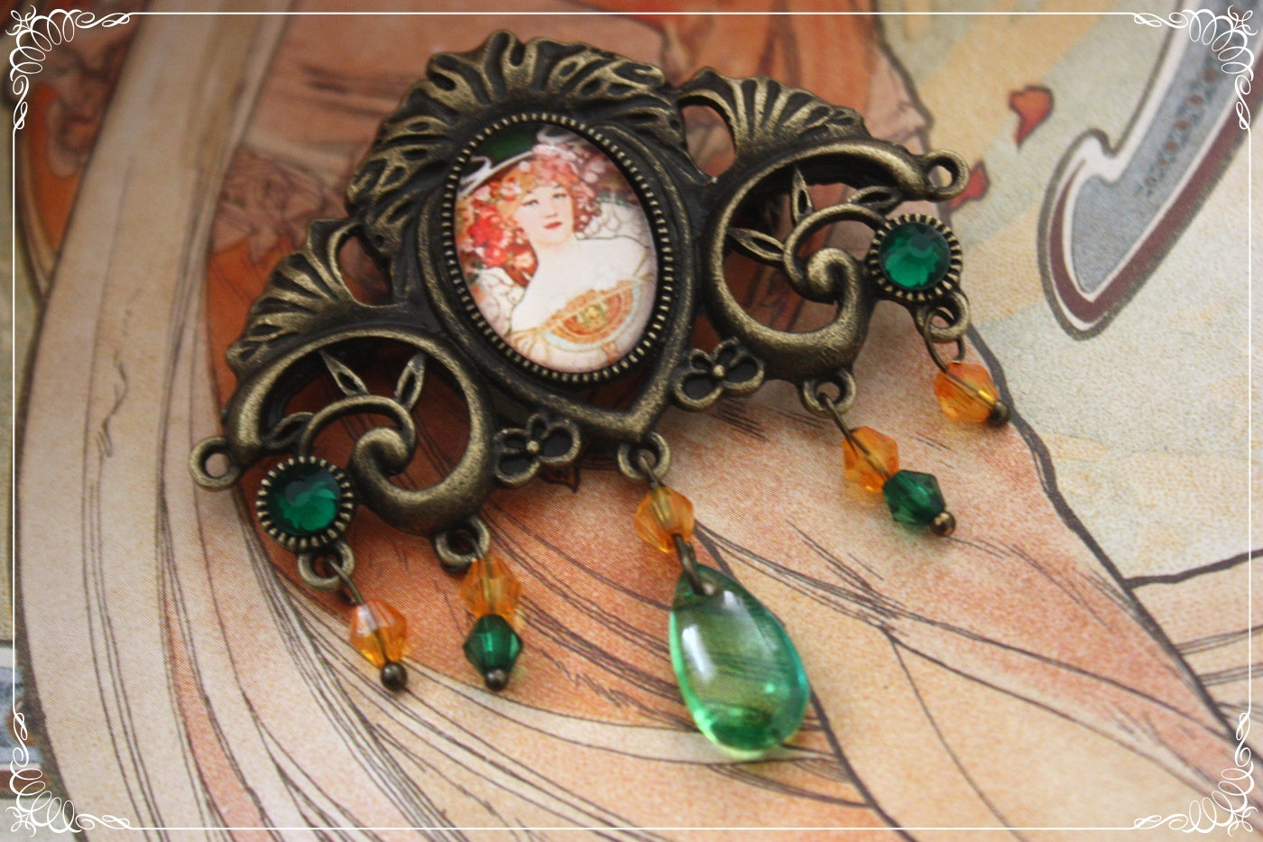 Broches "Mucha gouttes et strass - Art Nouveau"