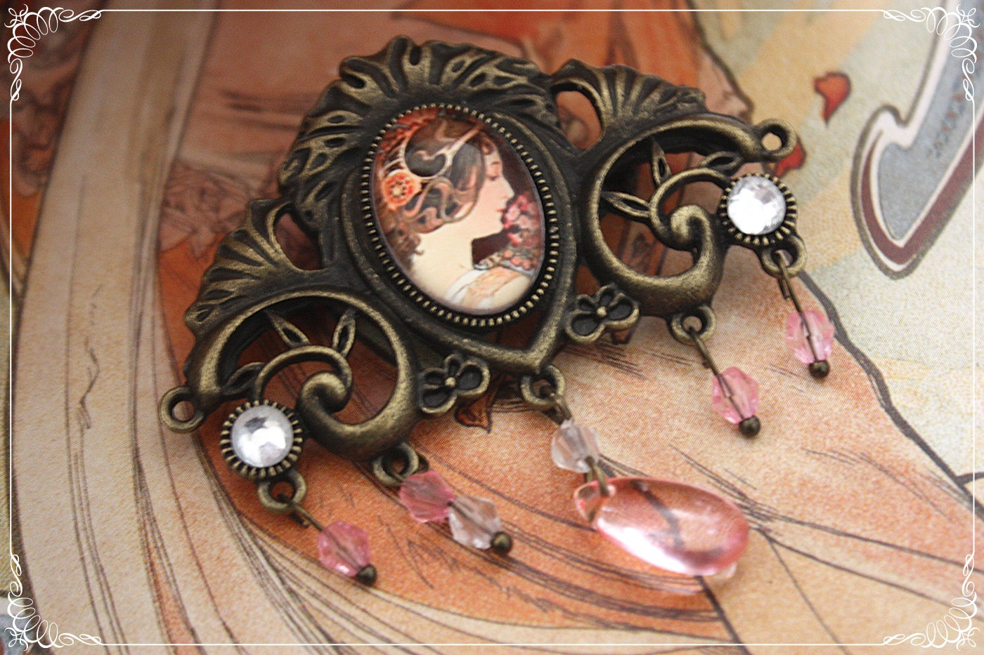 Broches "Mucha gouttes et strass - Art Nouveau"