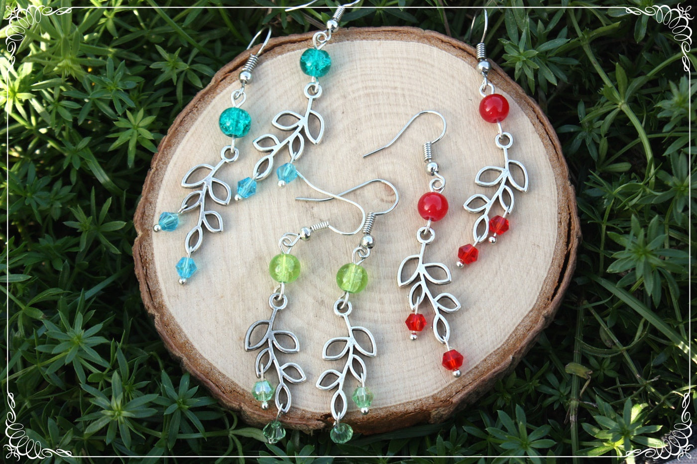 Boucles d'oreilles pendantes "Petites feuilles de lauriers argentées et perles"