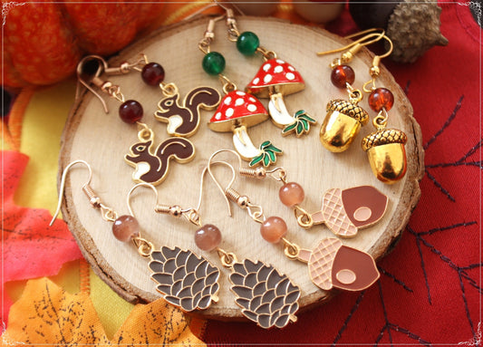 Boucles d'oreilles pendantes Automne Halloween écureuil, gland, champignon, amanites pomme de pain