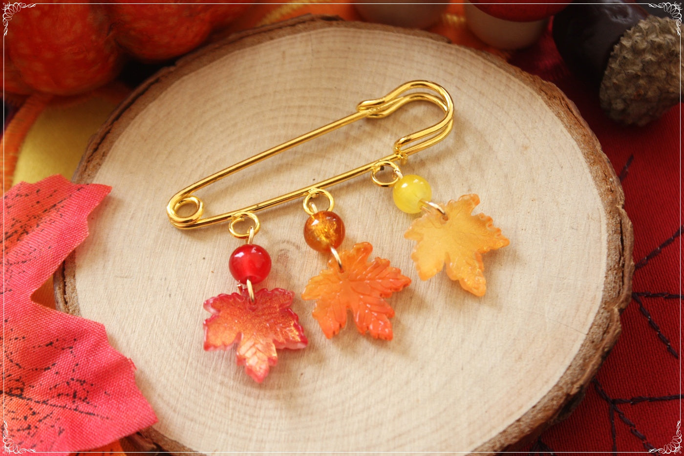Epingles - Broches Automne feuilles érables citrouille écureuil pomme de pin gland pumpkin spice latte
