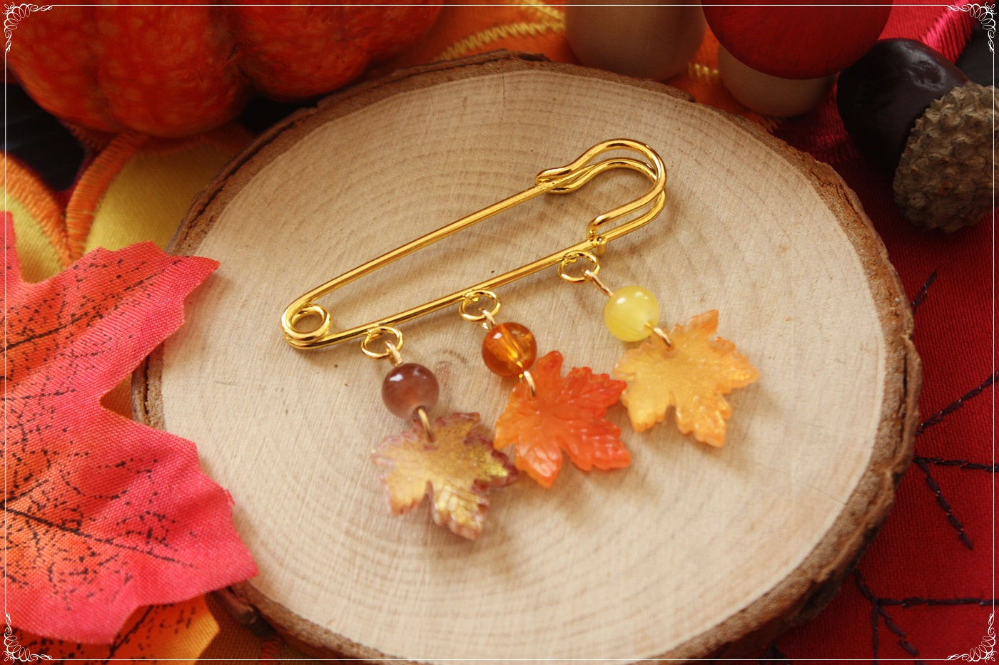Epingles - Broches Automne feuilles érables citrouille écureuil pomme de pin gland pumpkin spice latte