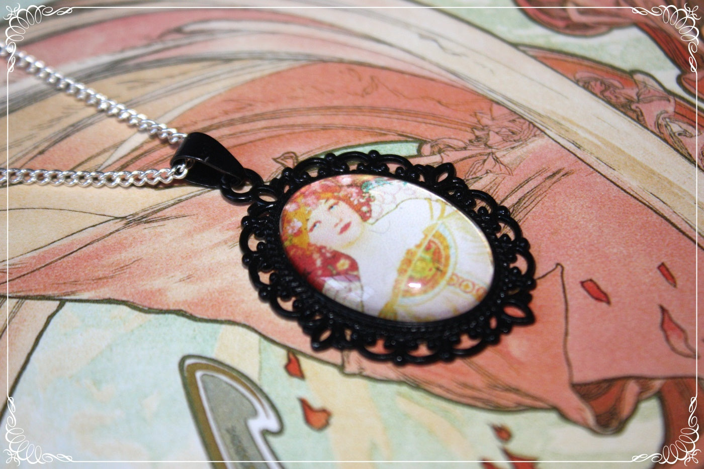 Petits Pendentifs "Mucha - Art Nouveau - Noir"